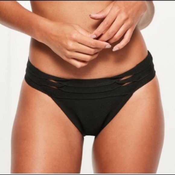 Missguided Other - 🎉HP!🎉 NEW MISSGUIDED SWIM BLACK BANDAGE BIKINI